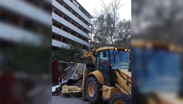 Сериозен отпор на багерите готвят наемателите на незаконни обекти, които все още не са съборени в центъра на Слънчев бряг Сериозен отпор на багерите готвят наемателите на незаконни обекти, които все още не са съборени в центъра на Слънчев бряг