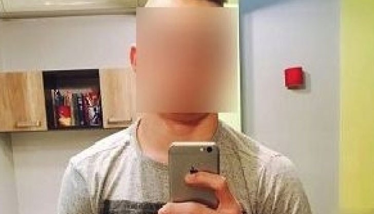 По перваза на прозореца е личала следа от стъпката му По перваза на прозореца е личала следа от стъпката му