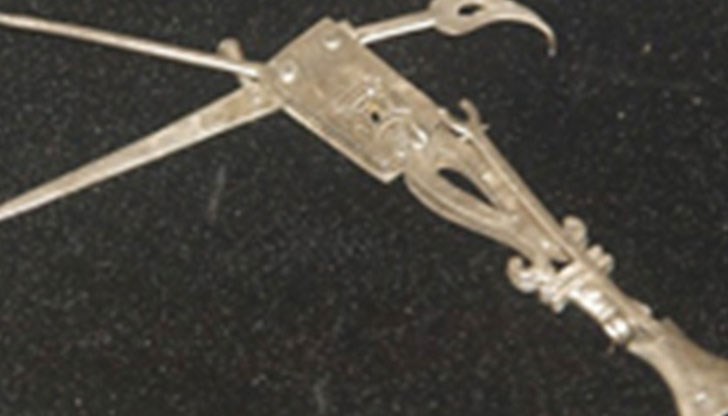 Археологът Димитър Овчаров намира находката край село Люблен