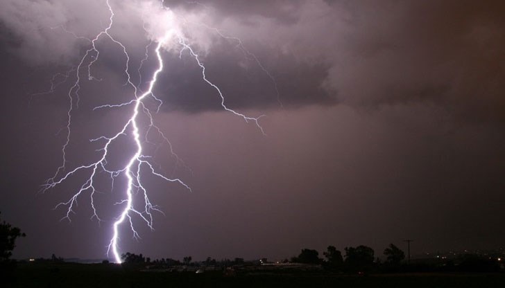 Ще се задържи сравнително топло с максимални температури между 14° и 19° Ще се задържи сравнително топло с максимални температури между 14° и 19°