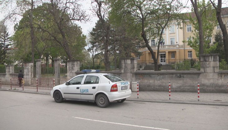 Не идвай на гроба ми. Остави ме намира поне поне, когато съм мъртва, написала М. към майка си