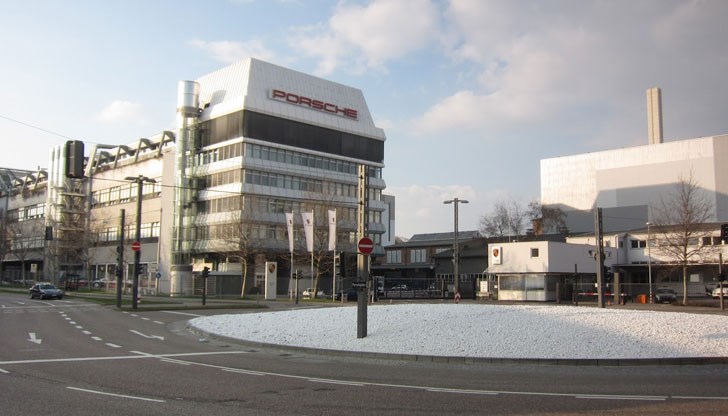 Раздаването на щедри премии по случай добрите финансови резултати е традиция в тази фирма