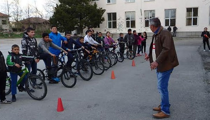 С много спорт, а не стоене пред компютъра!