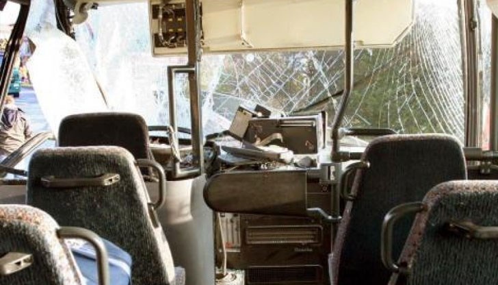 Автобус и кола се блъснаха в близост до Исперих / Снимката е илюстративна Автобус и кола се блъснаха в близост до Исперих / Снимката е илюстративна