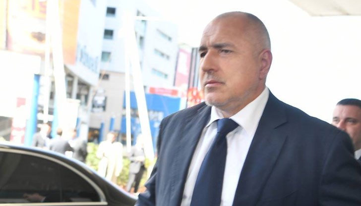 В България само цензурата и данъците са истински, всичко останало е фалшиво