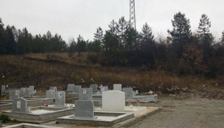 Човешки зъби и кости се изхвърлят в кофата като боклук!