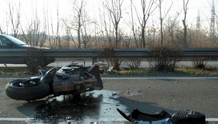 44-годишен мъж се блъска в мантинелата край пътя близо до Каспичан 44-годишен мъж се блъска в мантинелата край пътя близо до Каспичан