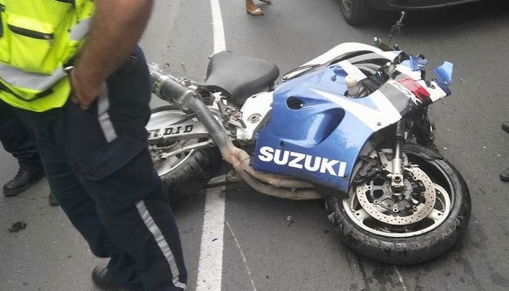 Мотоциклетистът е с опасност за живота / Снимката е илюстративна