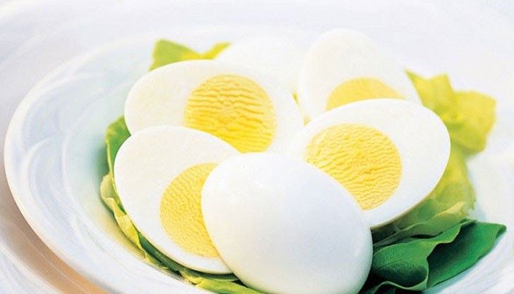 Яйцата са богати на витамини А, В6 и Е, тиамин, рибофлавин, фолиева киселина, желязо, фосфор, селен, магнезий и много други