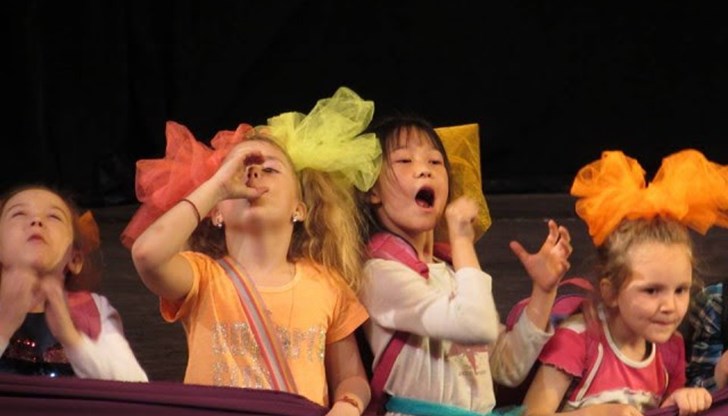 Пантомимният спектакъл „Детски фантазии“ е уникален в няколко аспекта