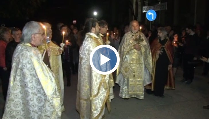 За пръв път от много време православни, католици и арменци празнуваха заедно в полунощ