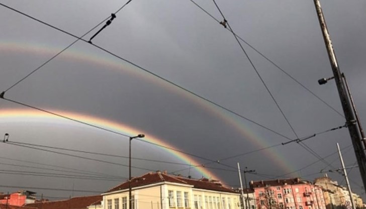 Старите хора у нас вярват, че дъгата носи успех във всички начинания на онзи, който я види