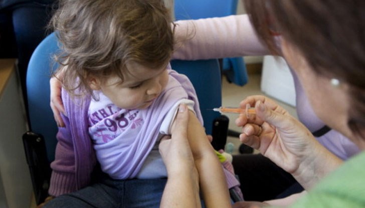 Ако на вас ви е все едно с какво инжектират детето ви, какви са страничните реакции, кой носи отговорност за тях и как бихте могли да бъдете обезщетени, на много родители това не е безразлично