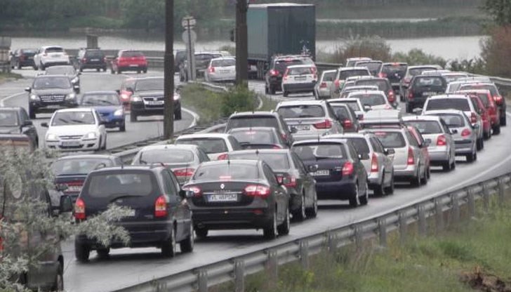 Тапи има и на магистрала „Струма” заради ремонти и големия поток към Гърция