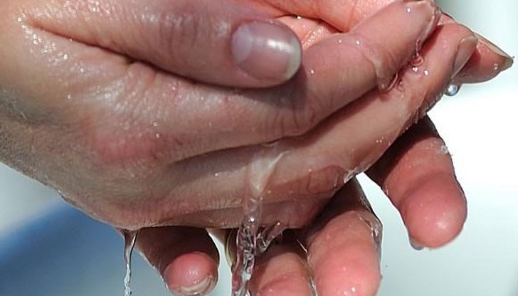 Трябва да се спазва висока хигиена, да се мият често ръцете, плодовете и зеленчуците