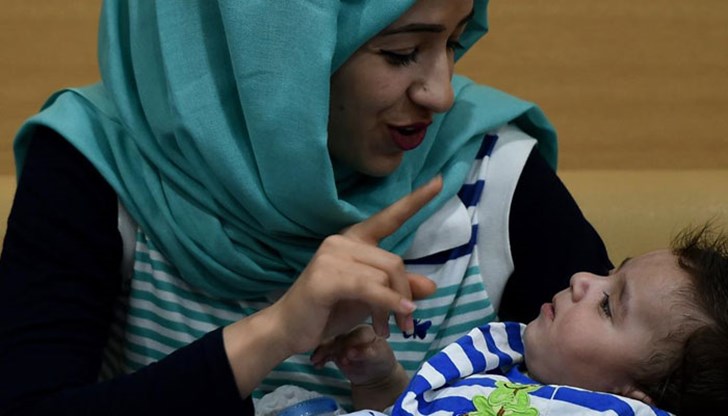 Иракско бебе, родило се с 8 крайника, от които 2 излизащи от стомаха му, бе оперирано успешно