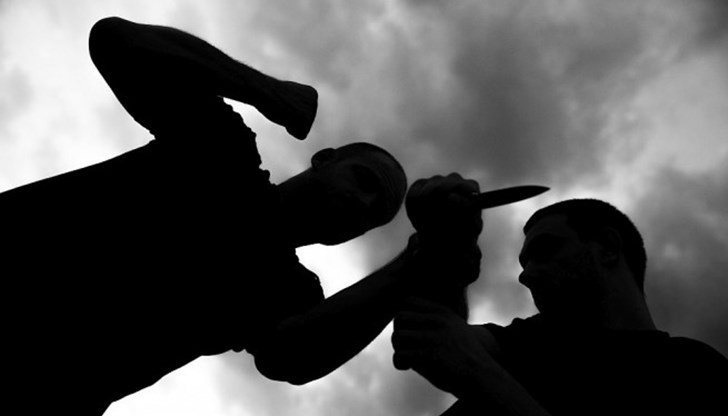 Скандалджията започнал да псува и да заплашва с нож 45-годишен русенец Скандалджията започнал да псува и да заплашва с нож 45-годишен русенец