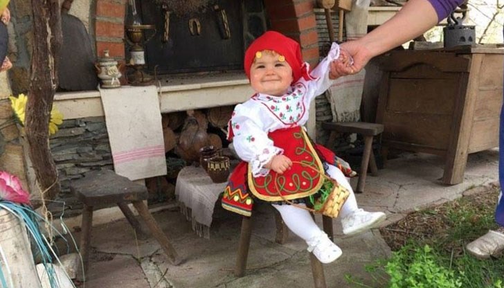 Облечете децата си в носии на Лазаровден!