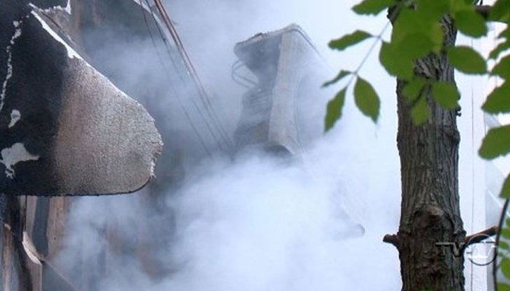 Инцидентът станал малко след 9 часа в апартамент на втория етаж на бл. „Съединение“