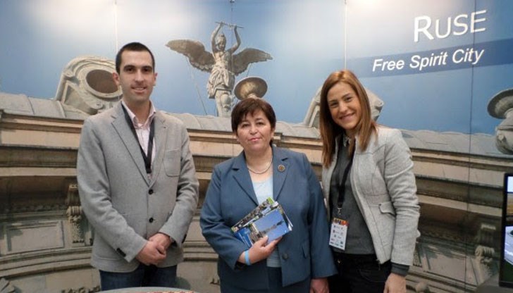 Щандът на Община Русе бе лично посетен от министъра на туризма г-жа Стела Балтова