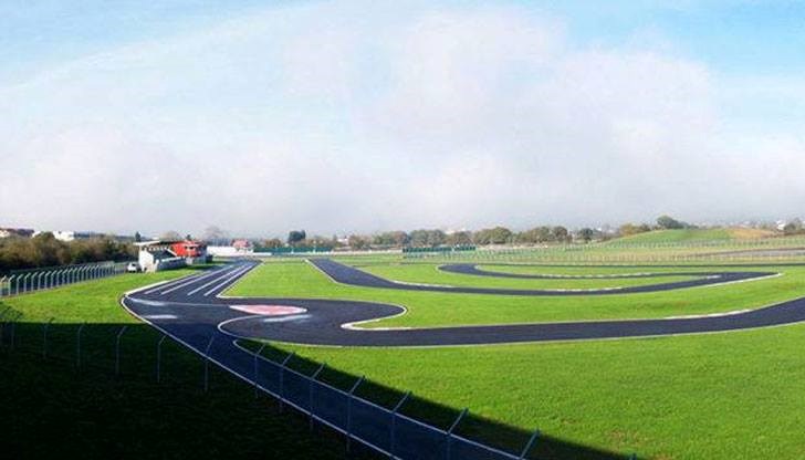 Малкият Гонсало тренирал на пистата, когато се ударил с друг карт