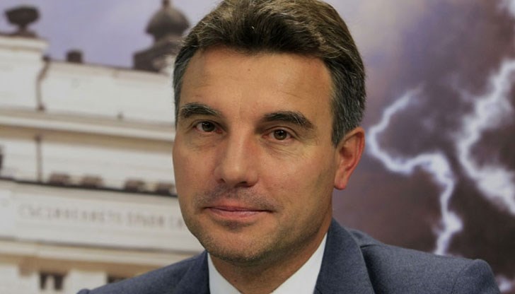 Депутатът от коалиция „БСП за България“ професор Иво Христов обвини родния политически елит, че е допуснал регистрацията на ДОСТ