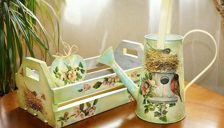 На изложбата ще се продават декупажни изделия, а събраните пари са за бездомните хора в Русе