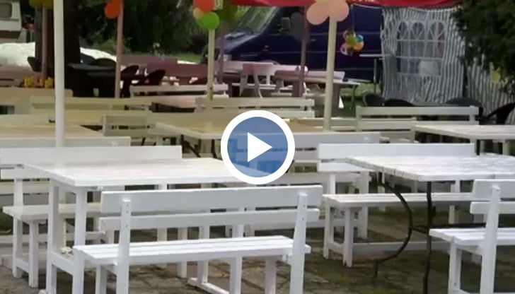 Търговците в трепетно очакване на посетители, търпят сериозни загуби