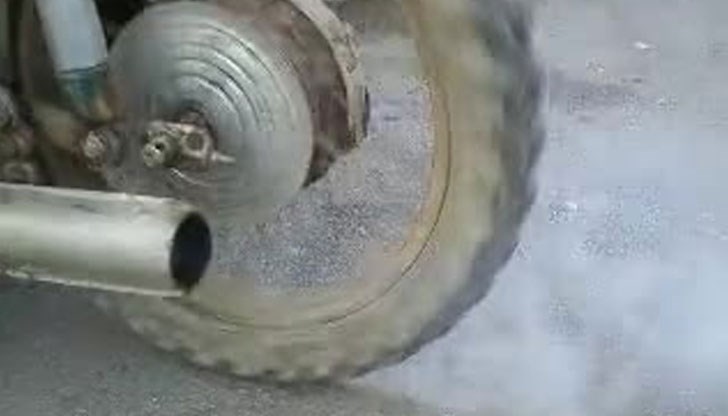 51-годишният моторист загива след получена черепно-мозъчна травма 51-годишният моторист загива след получена черепно-мозъчна травма