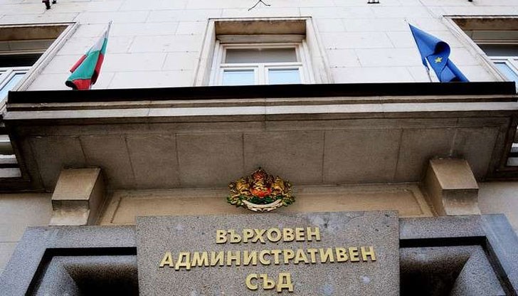 Производството по касационните жалби на Иван Нончев Стоянов и Христо Илиев Маринов е прекратено