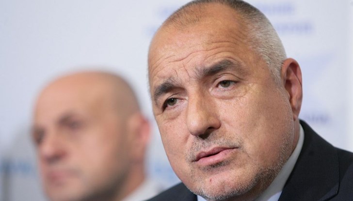 Вече сме готови с разчетите за това от първи септември да има увеличение на учителските заплати Вече сме готови с разчетите за това от първи септември да има увеличение на учителските заплати