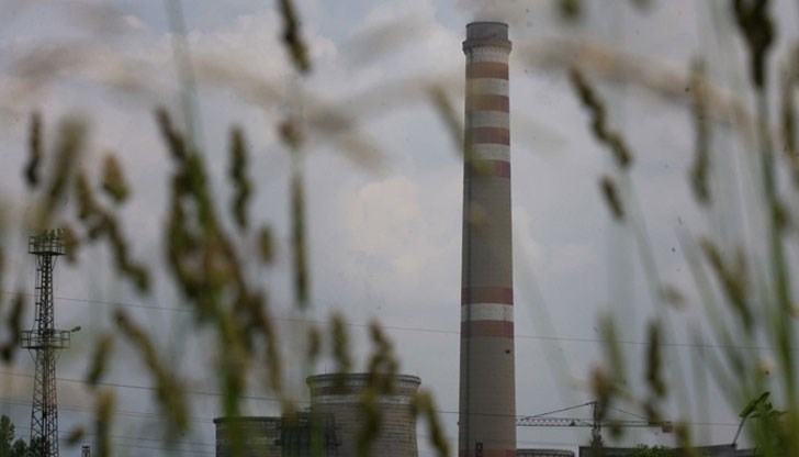 Взривила се е Трета електростоманодобивна пещ