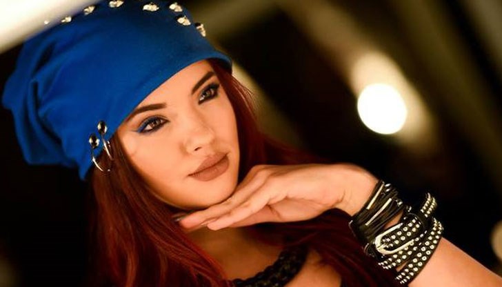 Дарина Йотова е заложила на екстравагантна визия и запомнящ се грим Дарина Йотова е заложила на екстравагантна визия и запомнящ се грим