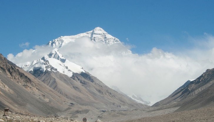 При Еверест от началото на настоящия пролетен катерачески сезон са загинали петима алпинисти