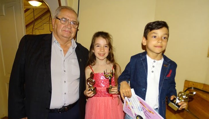 Николай Радев и Калиния Неделчева се завърнаха от фестивала с награди