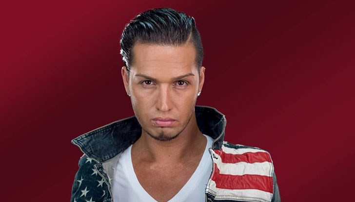 Риалити звездата от вчера е отново в Чикаго и се е захванал с преместването на покъщнината си