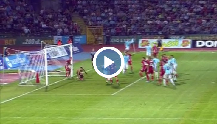 Попадението за Дунав реализира най-ниския футболист на терена Самир Аясс с глава в 70-та минута