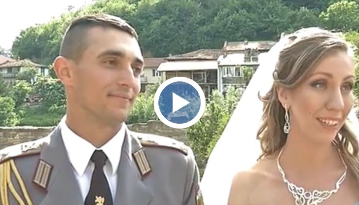Старши лейтенант Ивелин Тодоров и любимата му Лазарина възродиха традицията на офицерската сватба