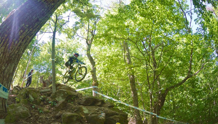 При младежите безапелационен победител стана роденият в Долна Студена Йордан Анчев