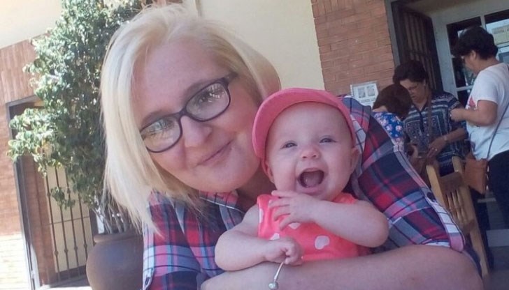 През цялата бременност се наливала с алкохол, дори родила дъщеря си със страшен махмурлук