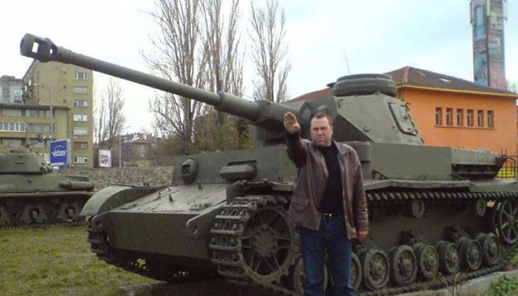 На директора на дирекция "Социална политика" му е прилошало, когато гръмва скандалът, че той ще бъде уволнен по нареждане на премиера На директора на дирекция "Социална политика" му е прилошало, когато гръмва скандалът, че той ще бъде уволнен по нареждане на премиера