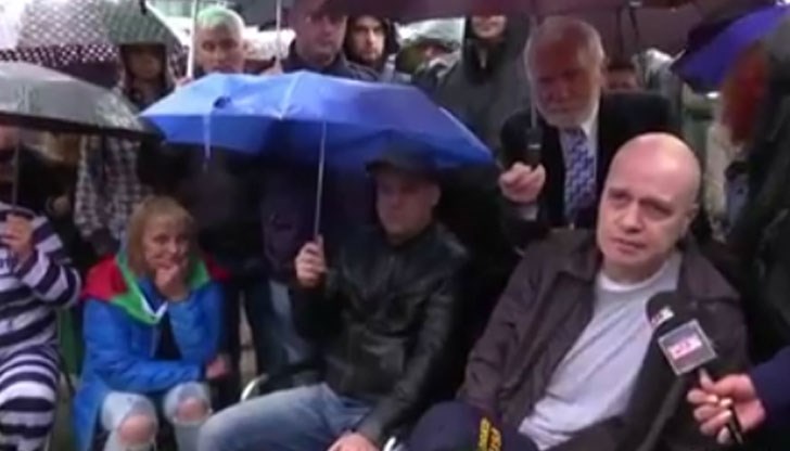 „Има ли българин, който да вярва на съдебната система?“, попита Трифонов