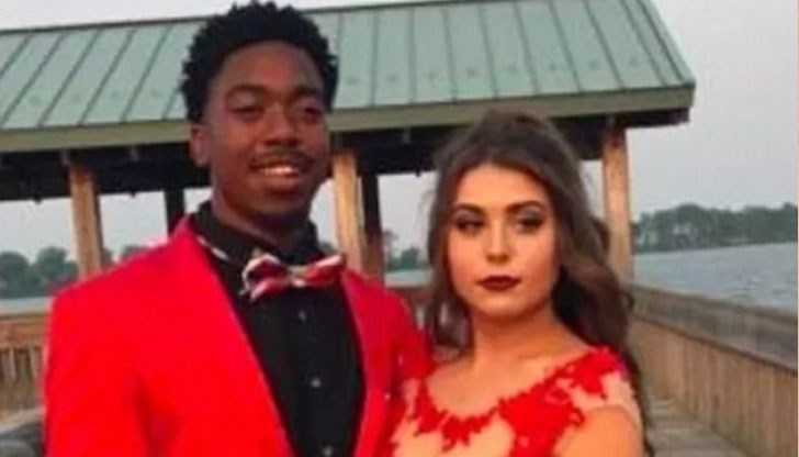 Проблемът бил, че девойката отишла на бала си с чернокож