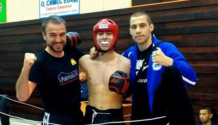 Емил Ройдев спечели отличието при юношите младша възраст в категория до 67 килограма