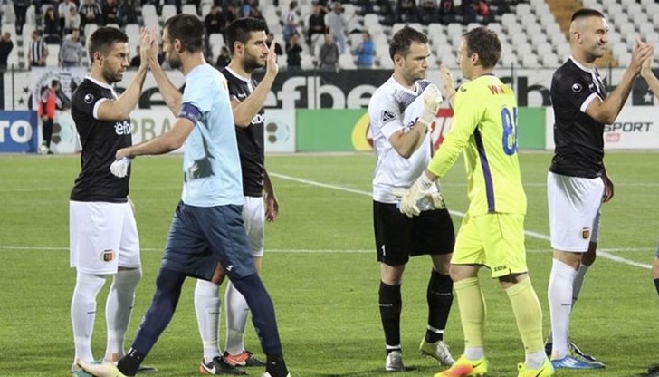 За русенци точни бяха Юлиан Ненов, Самир Аясс, Мирослав Будинов от дузпа и Бранимир Костадинов За русенци точни бяха Юлиан Ненов, Самир Аясс, Мирослав Будинов от дузпа и Бранимир Костадинов