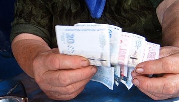 Промяната на графика е свързана с празничните и почивните дни през месеца Промяната на графика е свързана с празничните и почивните дни през месеца