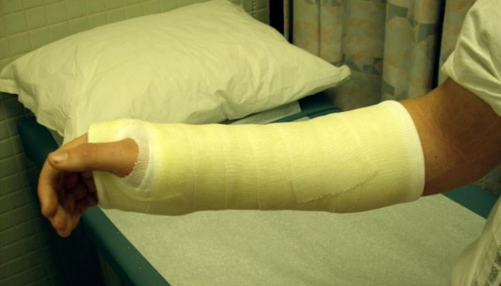 Страданията на В.Е. започнали, когато на 20 септември 2014 г. счупила дясната си ръка / Снимката е илюстративна