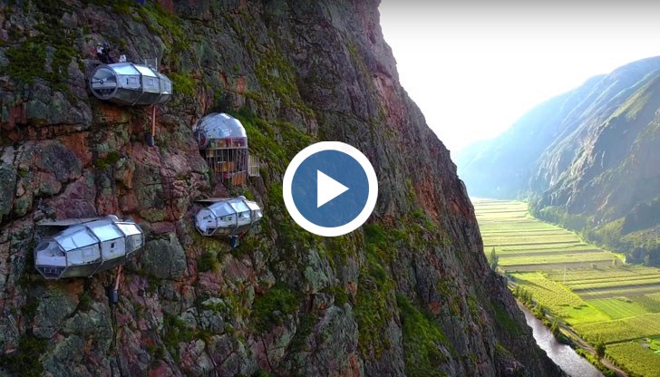 Хотелът виси на скала на височина от 400 метра