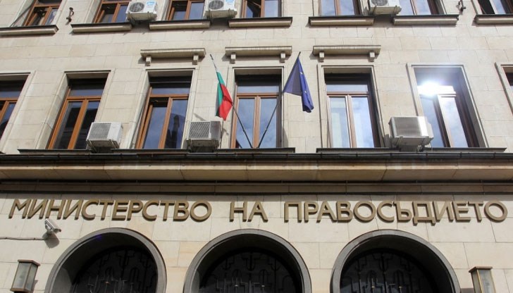 Така на практика не става ясно кой е авторът на законопроекта Така на практика не става ясно кой е авторът на законопроекта