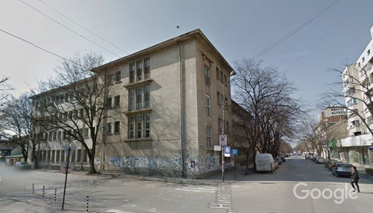 Сградата на стария АГ-комплекс на ул. „Николаевска“